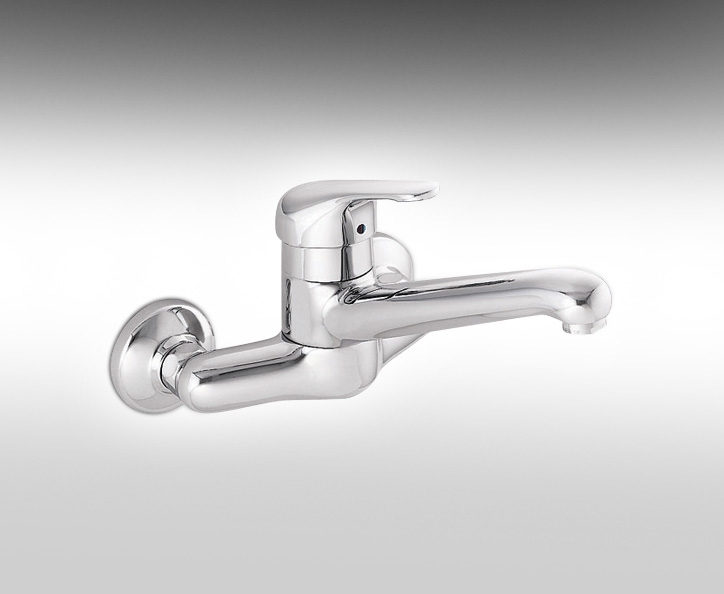 אוורסט ברז מטבח מהקיר, פיה עליונה ארוכה מסתובבת.